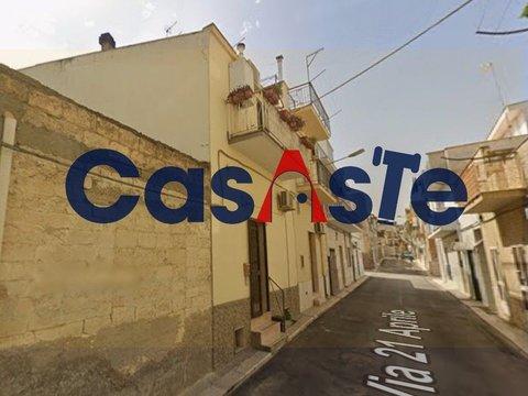 Casa indipendente in Via 21 Aprile, 84, Canosa di Puglia