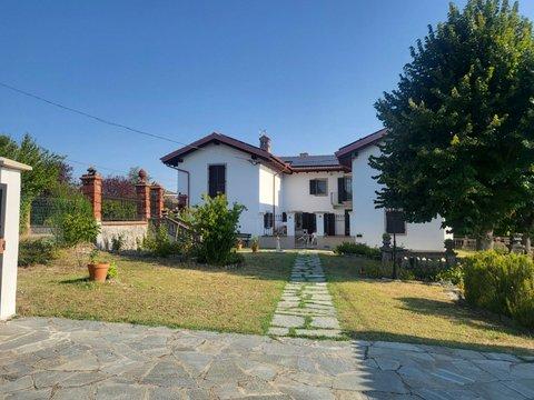 Casa indipendente in Strada Monterosso, 62, Madonnina - Nizza, Acqui Terme