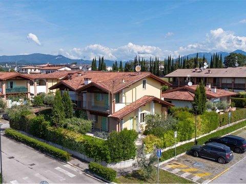 Villetta bifamiliare in Via Tovini s.n.c, Manerba del Garda