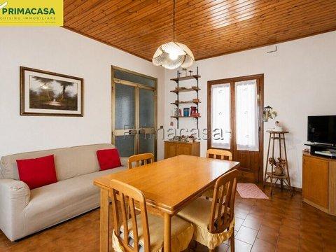 Casa indipendente in Via Novi, Rolo