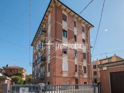 Trilocale in Via F. Petrarca, 2, Galliera