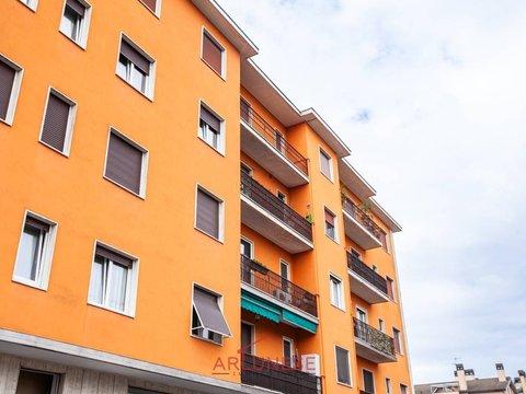 Bilocale in Via Felice Gajo, 20, Centro, Parabiago