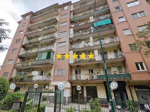 Trilocale in Strada Privata Parco Angela, Fuorigrotta, Napoli