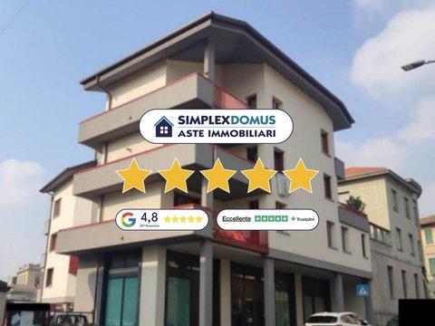 Appartamento in Corso XXV Aprile, Erba