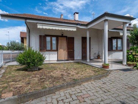 Villa in Via G. Servino, Bruino
