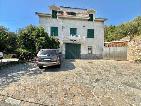 Casa indipendente in Strada Statale 1, 94, Poggi, Imperia