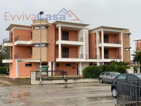 Trilocale in Via Nicola Bobadilla s.n.c, Villa Musone, Recanati