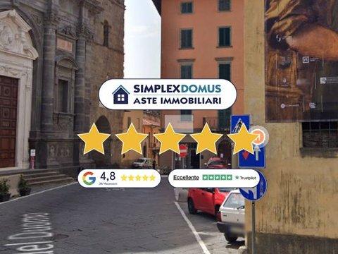 Appartamento in Piazza Carlo Anzilotti, Centro, Pescia