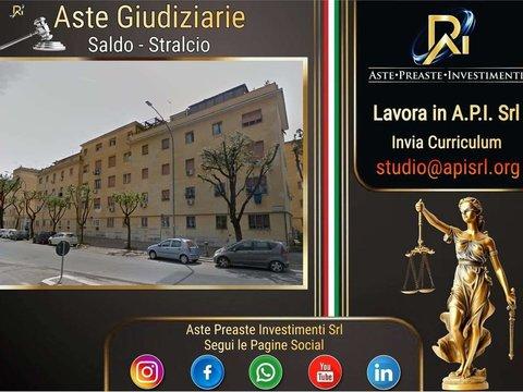 Quadrilocale in Piazza Tolosetto Farinati degli Uberti, 14, Ostia Levante, Roma