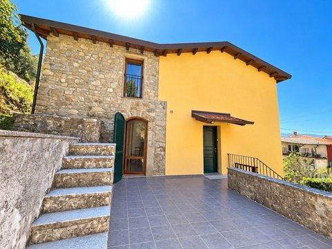 Villetta a schiera in Via Vezzale, 2, Riccò del Golfo di Spezia