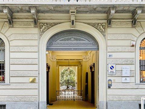Quadrilocale in Via della Rocca, 19, Centro, Torino