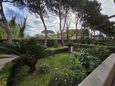 Appartamento in Via Magliano, Ronchi, Massa