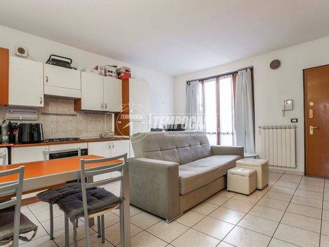 Bilocale in Via Dante Alighieri, 25, Saronno