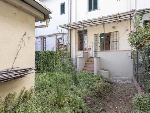 Casa indipendente in Via Montalvo, s.n.c, Centro, Campi Bisenzio