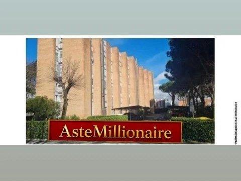 Trilocale in Viale della Libertà, Bicchio - Varignano, Viareggio