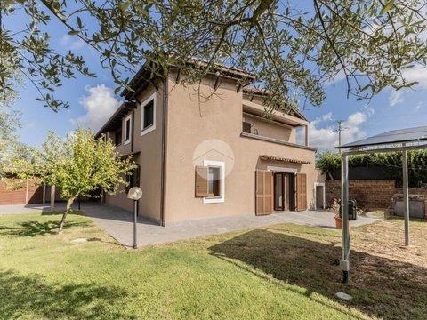 Appartamento in Via Giuseppe Belloni, 32, Monterosi