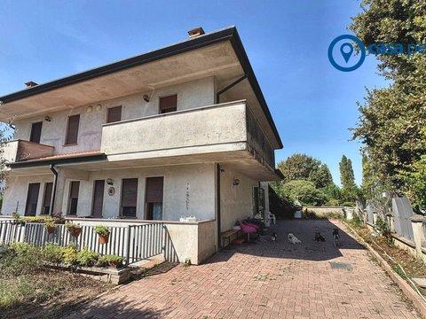 Villetta bifamiliare in Via XXV Aprile, 22, Borsea-Santa Rita, Rovigo