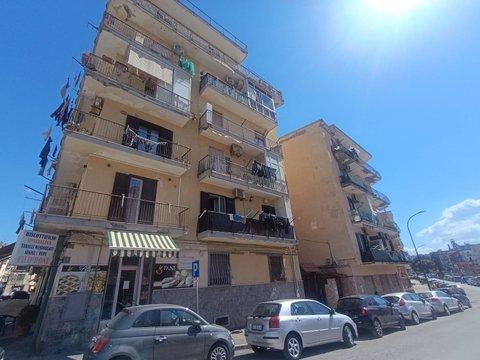 Trilocale in Via Amedeo Maiuri, 33, Bagnoli, Napoli