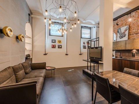 Appartamento su due piani in Via Vivaio, 11, Palestro - Monforte, Milano