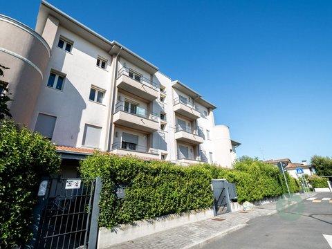 Quadrilocale in Via Fosse Ardeatine, 22, Novi di Modena