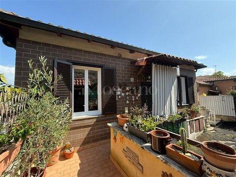 Casa indipendente in Via del Tempio di Dia, Trullo, Roma