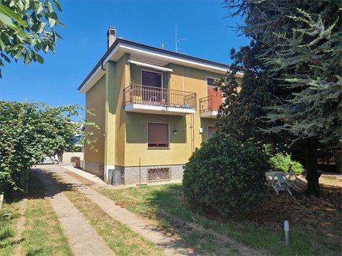 Villa in Via al Corbè, 17, Mozzate