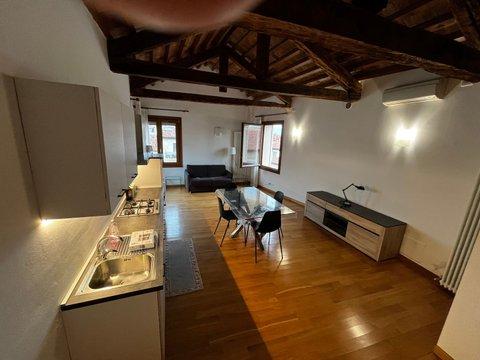 Monolocale in Galleria del Pozzo Rosso, 13, Centro Storico, Vicenza