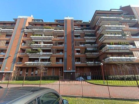 Trilocale in Via Fratelli Cervi, Milano Due, Segrate