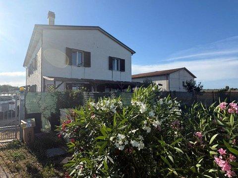 Villetta a schiera in Via Canalazzo, San Prospero