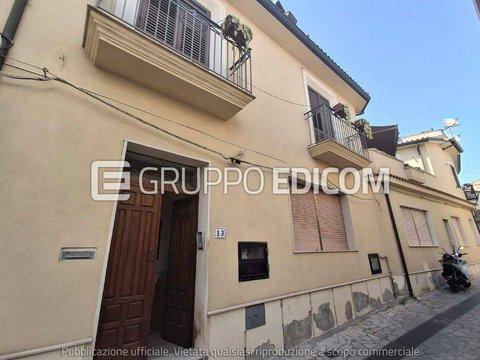 Trilocale in Via Zirgone, Roccella Ionica