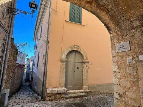 Casa indipendente in Via Fossaceca, Settefrati
