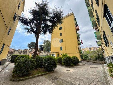 Trilocale in Via San Giovanni Battista della Salle, s.n.c, Materdei, Napoli