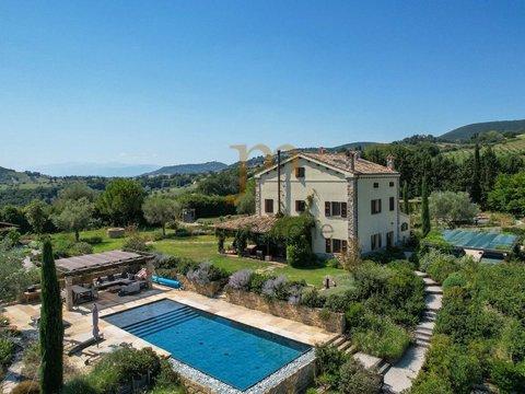 Villa in Contrada San Lorenzo, Treia