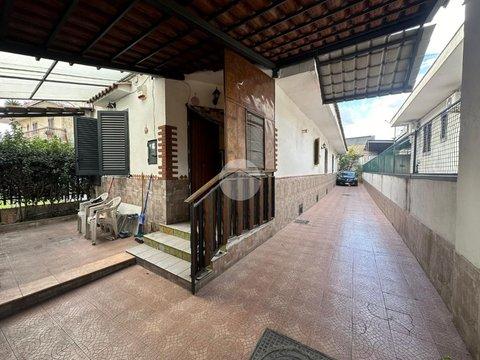 Villa in Via Molino del Salice, 11, Ponticelli, Napoli