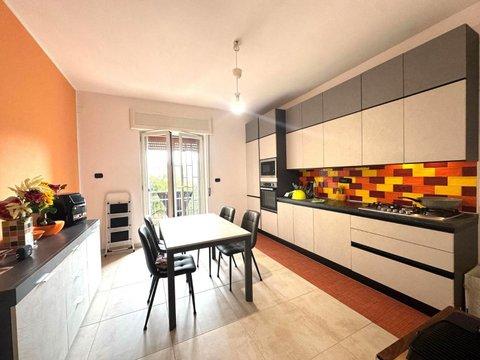 Quadrilocale in Via Paolo Castaldi e Luigi Sequino, 38, Pianura, Napoli
