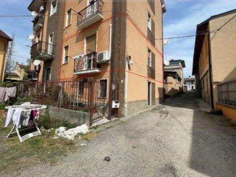 Trilocale in Piazza IV Novembre, 29, Miradolo Terme