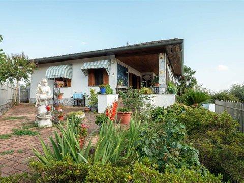 Villa in Via Campo Militare, 13, Borgo Ticino