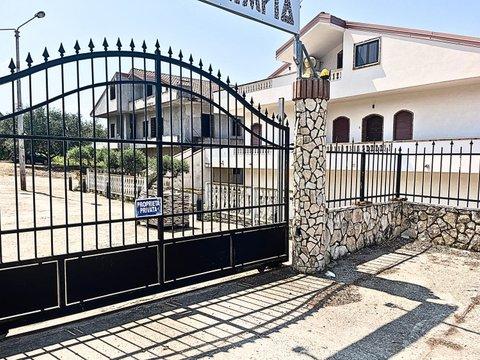 Casa indipendente in Via Garibaldi, 37, Ricadi