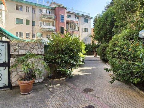 Bilocale in Viale Colli Aminei, Materdei, Napoli