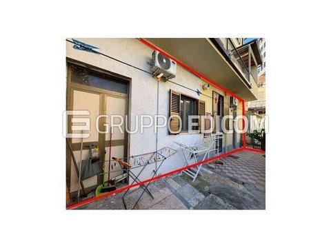 Trilocale in Via Francesco Acri, Centro Storico, Catanzaro