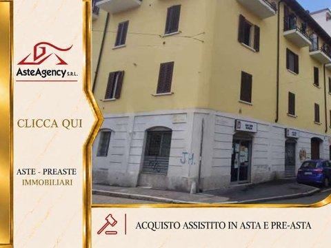 Trilocale in Piazza Anita Garibaldi, 1, Baggio, Milano