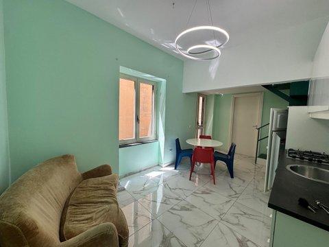 Appartamento su due piani in Gradini San Nicandro, 17, Stella-Sanità, Napoli