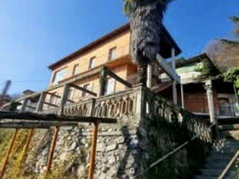 Casale/cascina in Via Regione Monserrato, Borgo San Dalmazzo