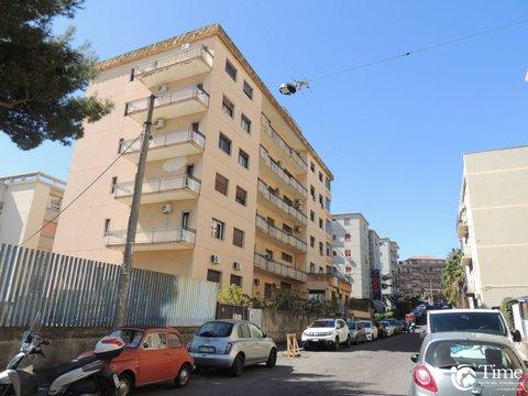 Appartamento in Via Eleonora D'Angiò, 91, Cibali, Catania