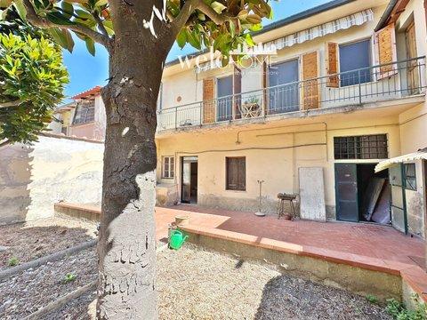 Casa indipendente in Via San Cresci, s.n.c, San Giusto-San Cresci, Campi Bisenzio