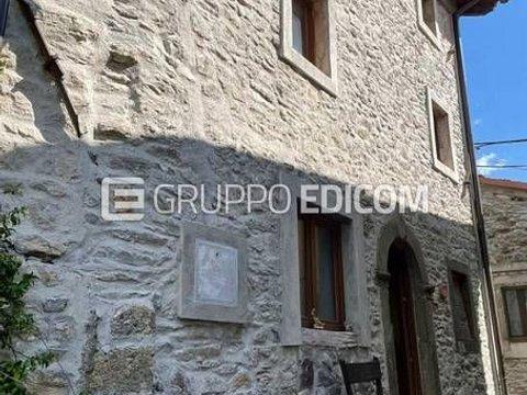 Trilocale in Via San Lorenzo, Vagli Sotto