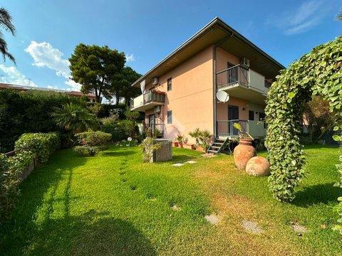Appartamento in Via Polveriera, 40, Mascalucia