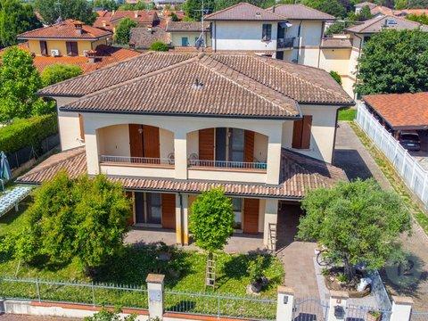 Villa in Via M. D'Antona, 7, Fabbrico
