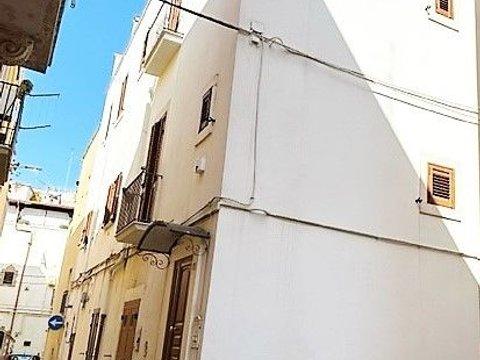 Casa indipendente in Via Stornello, 1, Gioia del Colle