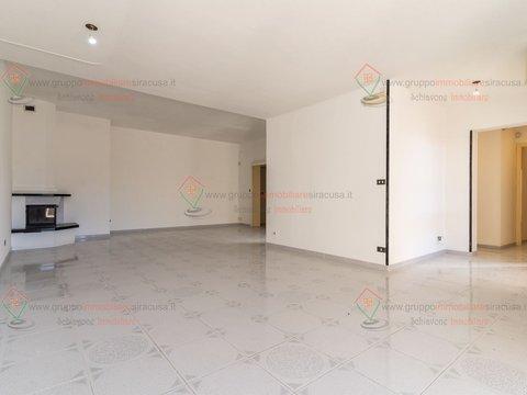 Appartamento su due piani a Stazione, Floridia